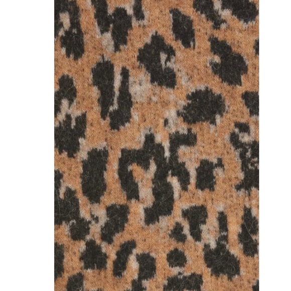 FRAME Leopard Print Sweater. - Picture 5 of 7